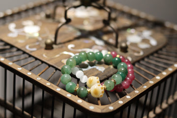 Pal with Paw 🐾 Natural Crystal Animal Paw Series!  10mm x 16 natural crystal Beads + paw shaped bodhi