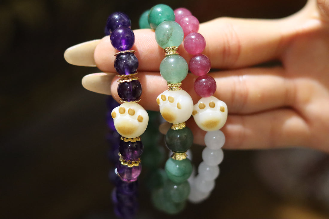 Pal with Paw 🐾 Natural Crystal Animal Paw Series!  10mm x 16 natural crystal Beads + paw shaped bodhi